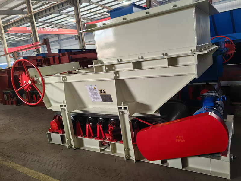 往復(fù)式給料機